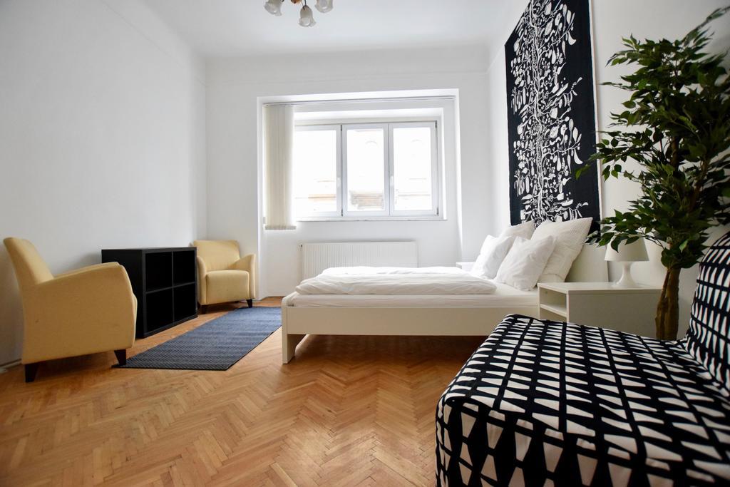 Budget Apartment By Hi5 - Akacfa 4 Budapest Bagian luar foto