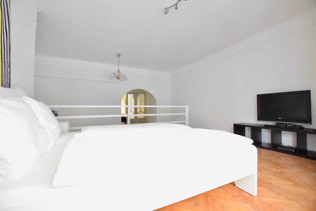 Budget Apartment By Hi5 - Akacfa 4 Budapest Bagian luar foto