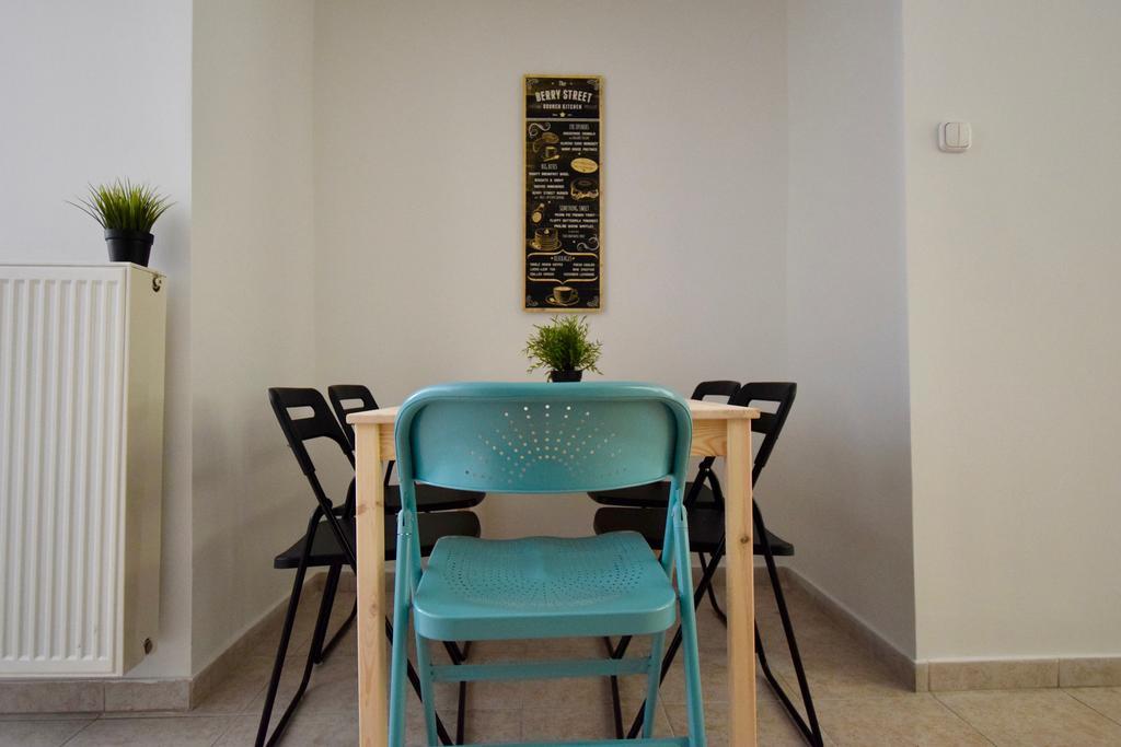 Budget Apartment By Hi5 - Akacfa 4 Budapest Bagian luar foto