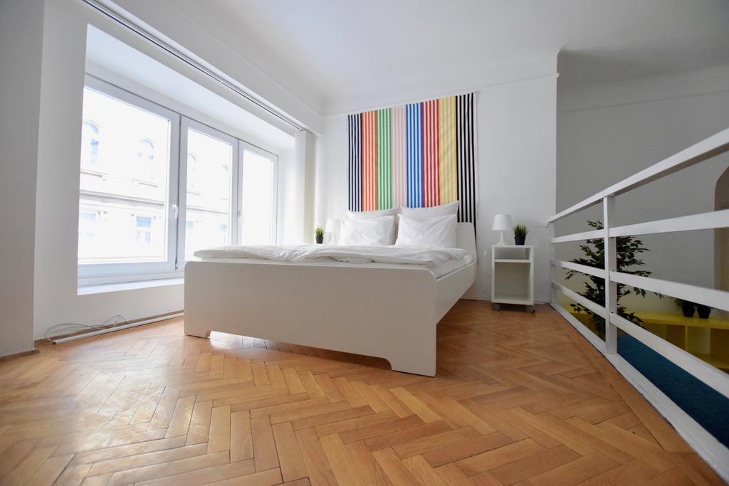 Budget Apartment By Hi5 - Akacfa 4 Budapest Bagian luar foto