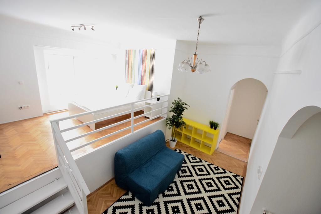 Budget Apartment By Hi5 - Akacfa 4 Budapest Bagian luar foto